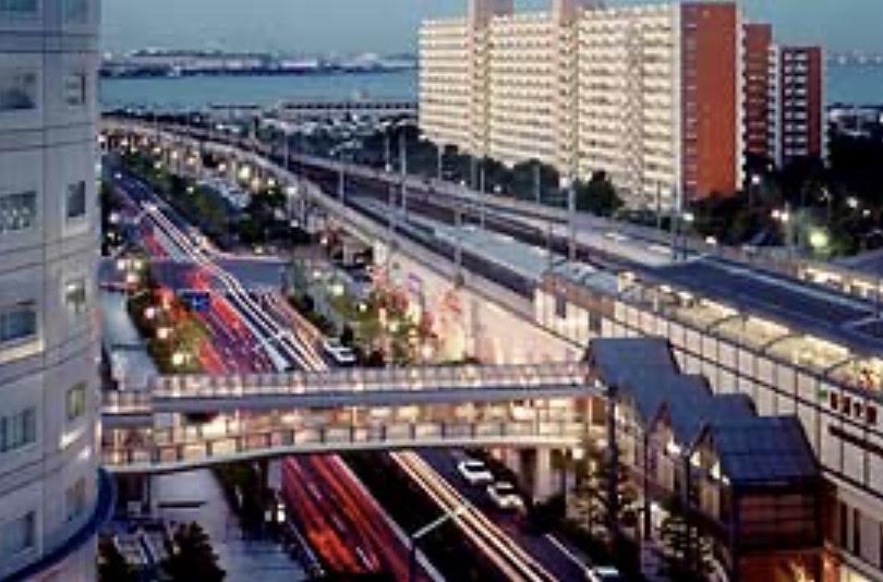 新浦安駅を高い位置から見た風景